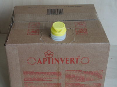 Der leere Futterkarton